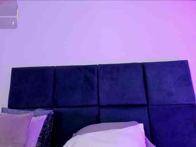 AprilJhonnes webcam