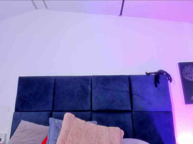 AprilJhonnes webcam