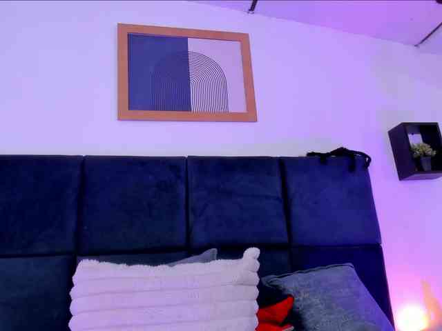AprilJhonnes webcam