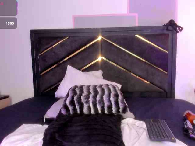 AprilJhonnes webcam