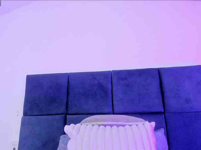 AprilJhonnes webcam