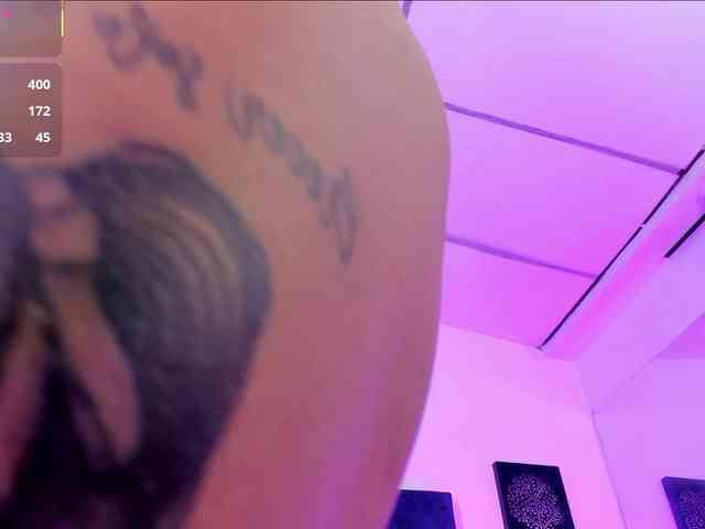 AprilJhonnes webcam