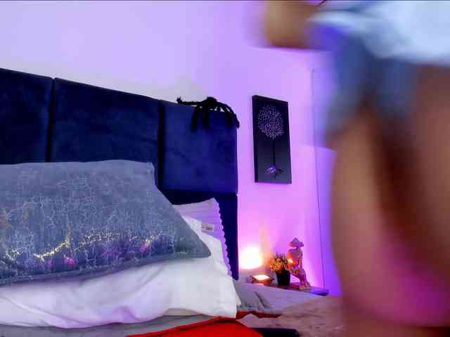 AprilJhonnes webcam