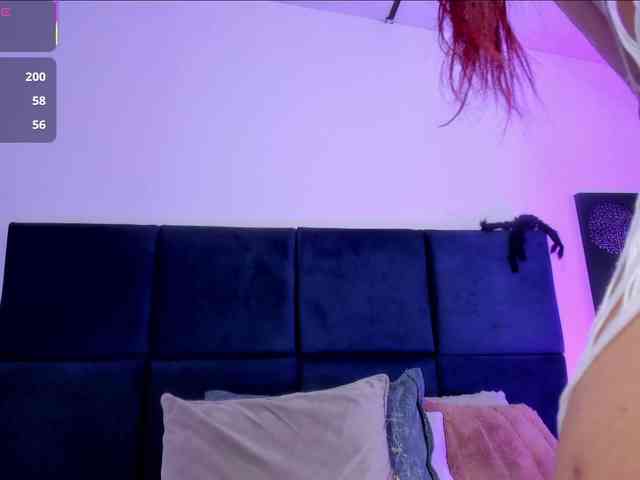 AprilJhonnes webcam