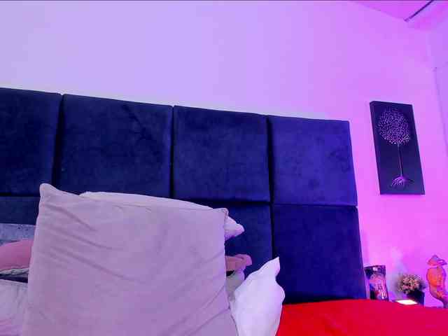 AprilJhonnes webcam