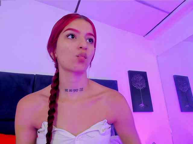 AprilJhonnes webcam