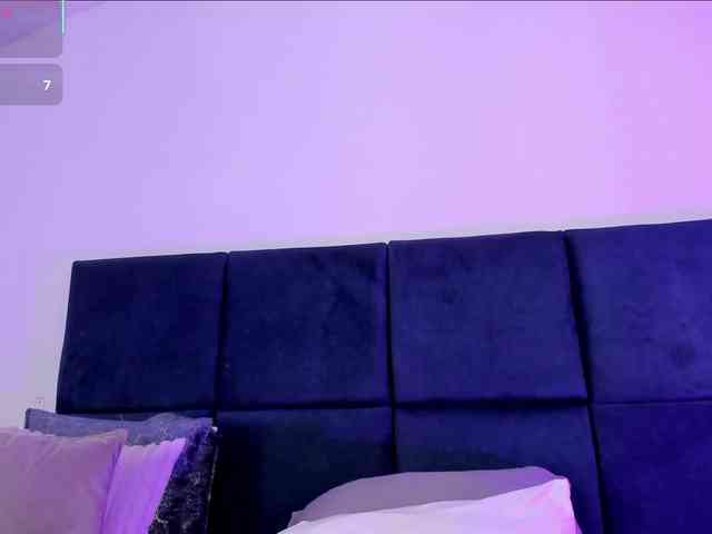AprilJhonnes webcam