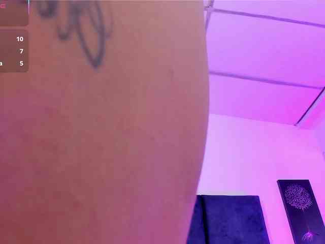AprilJhonnes webcam
