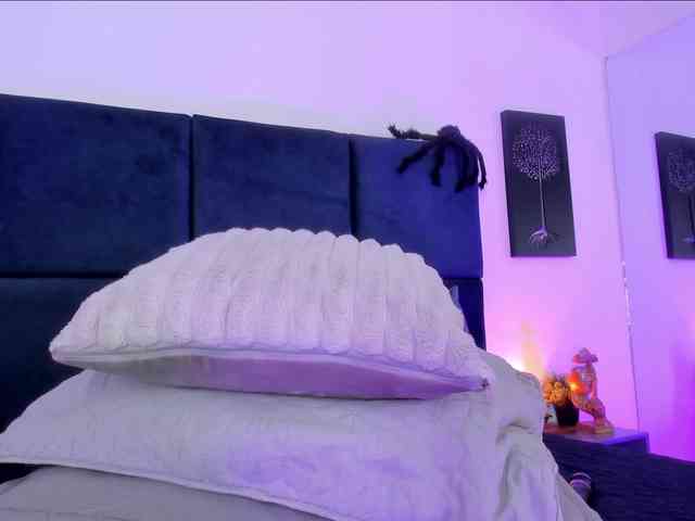 AprilJhonnes webcam