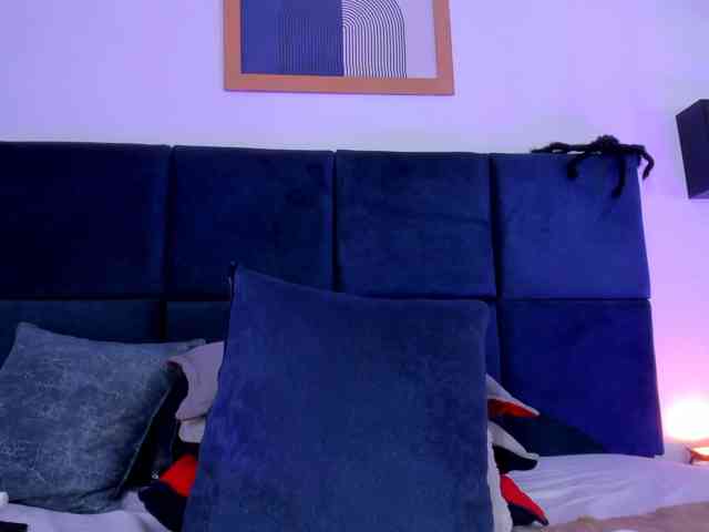 AprilJhonnes webcam