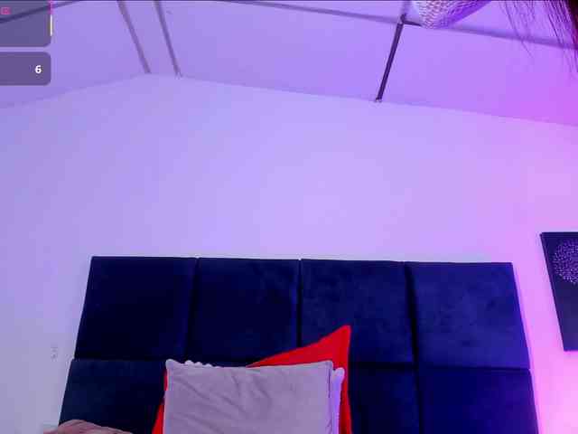AprilJhonnes webcam