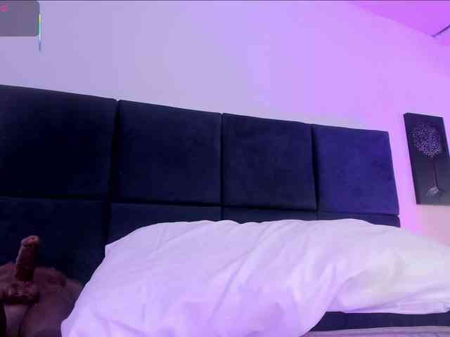 AprilJhonnes webcam