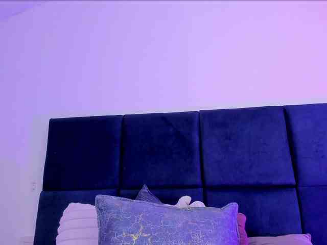 AprilJhonnes webcam