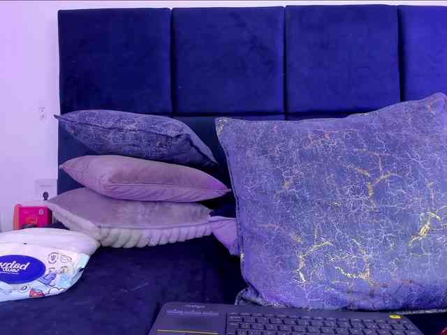 AprilJhonnes webcam