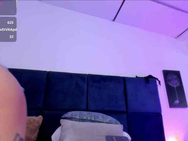 AprilJhonnes webcam