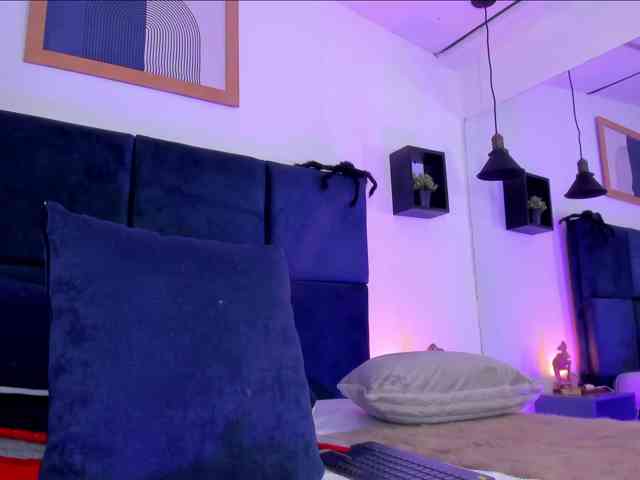 AprilJhonnes webcam