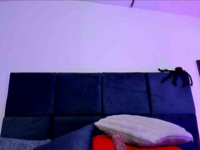 AprilJhonnes webcam