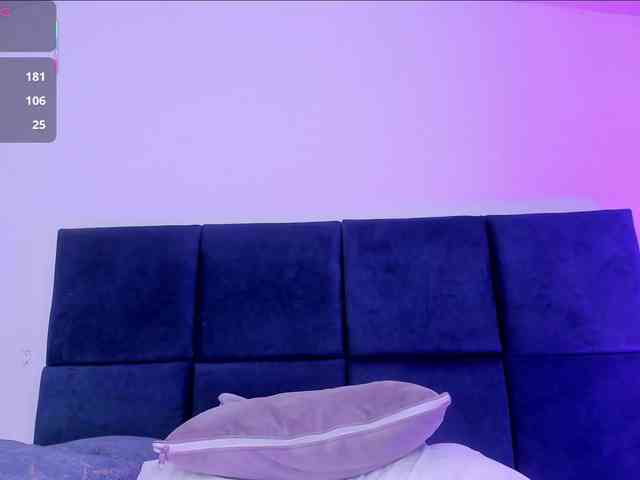 AprilJhonnes webcam