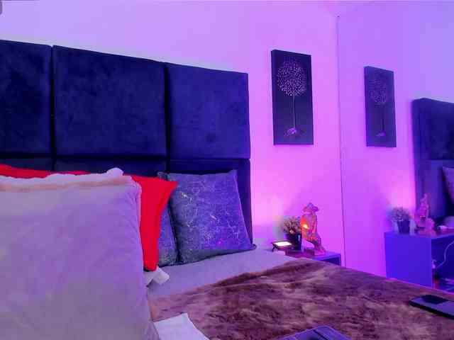 AprilJhonnes webcam