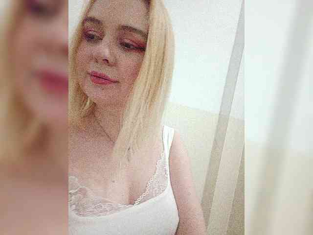 AliciaSvip webcam