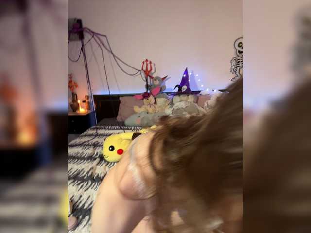 Wednesdayfridayaddams live cam