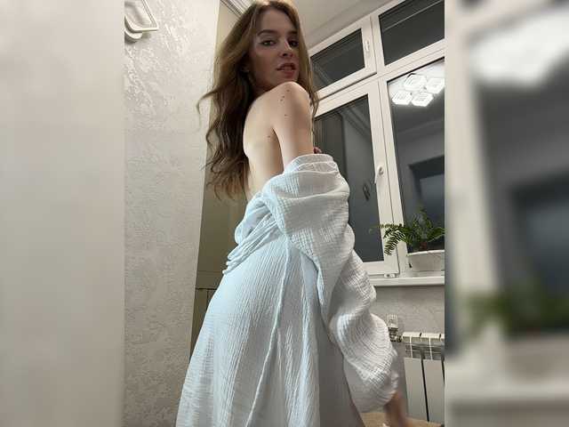 CutieDollBC live webcam show