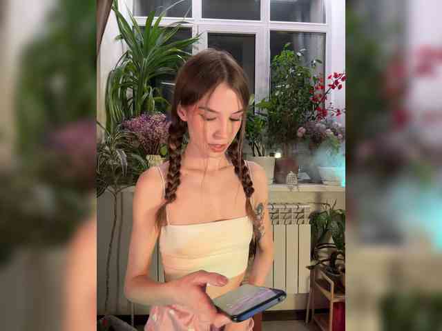 WednesdayFridayAddams webcam