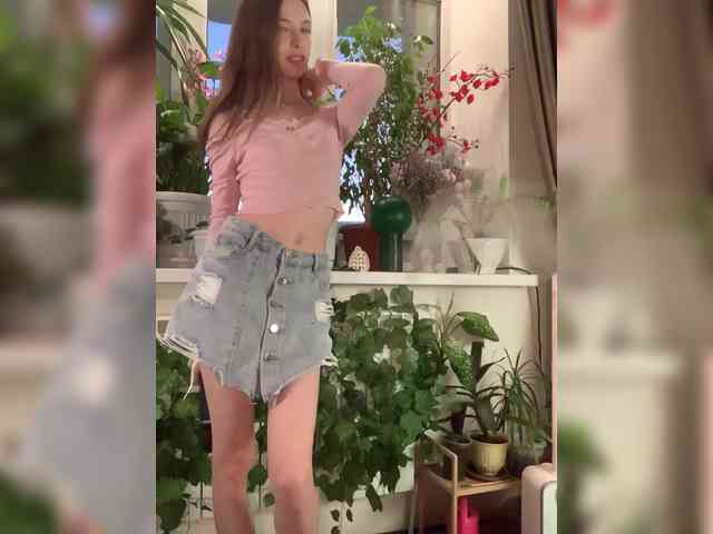 WednesdayFridayAddams webcam