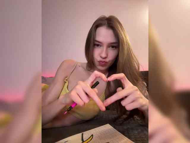 MorningAlisa live female cam on bongacams