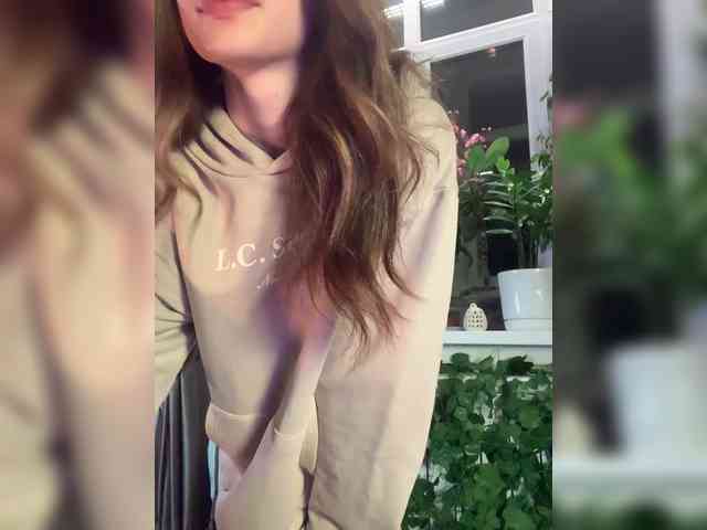 WednesdayFridayAddams webcam