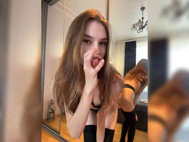 Wednesdayfridayaddams's cam show statistics and live stream