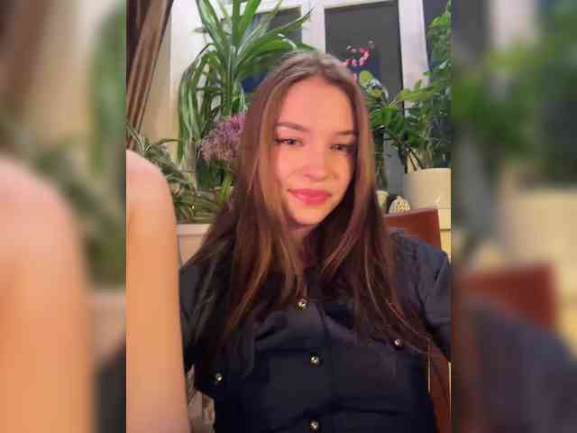 WednesdayFridayAddams webcam