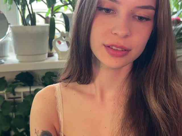 CutieDollBC Live Webcam on BongaCams