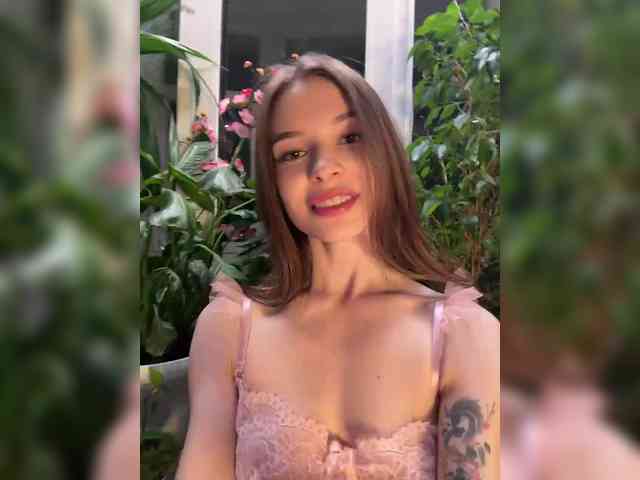 WednesdayFridayAddams webcam