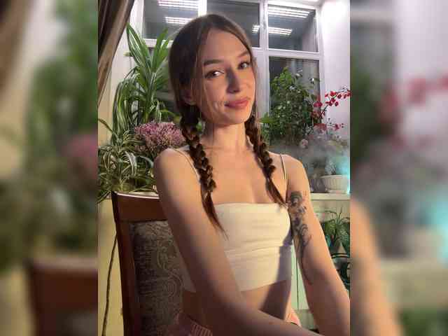 WednesdayFridayAddams webcam