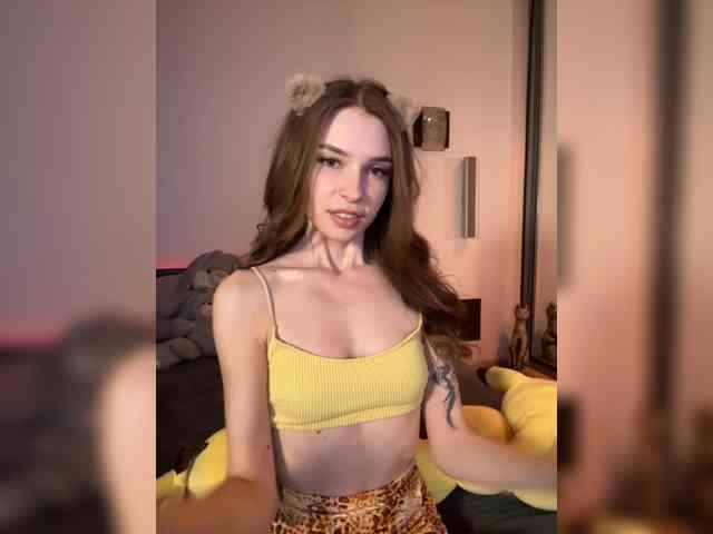 Wednesdayfridayaddams's cam show statistics and live stream