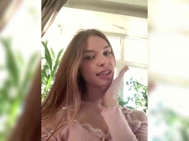 WednesdayFridayAddams webcam