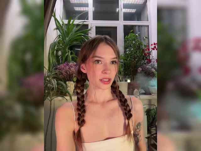 WednesdayFridayAddams webcam