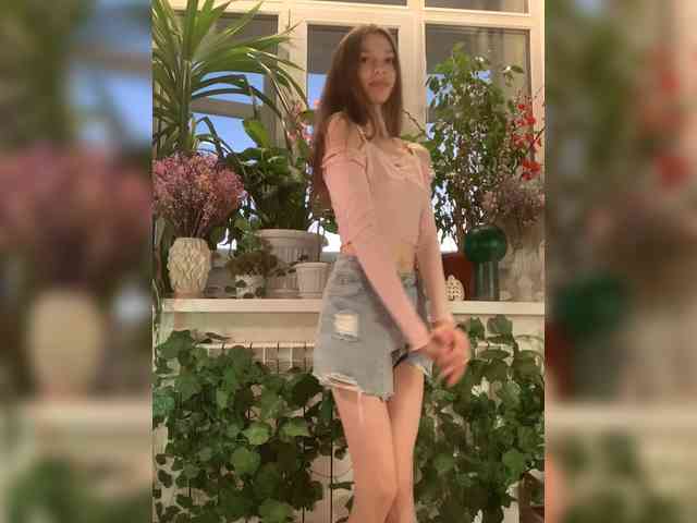 WednesdayFridayAddams webcam