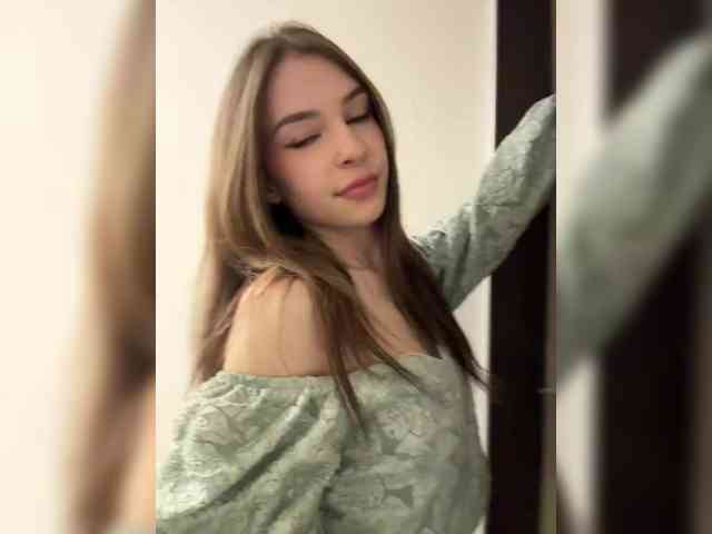 WednesdayFridayAddams webcam