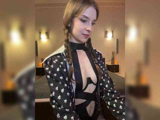 WednesdayFridayAddams webcam