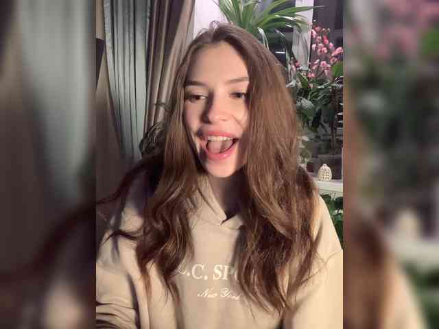 WednesdayFridayAddams webcam