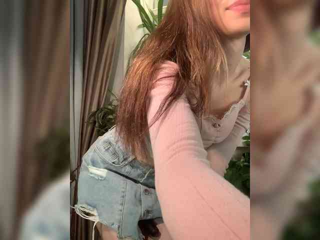 WednesdayFridayAddams webcam