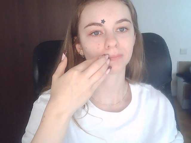 AriaModel live cam on UnifiedCams