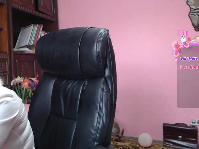 CandyHellenx's BongaCams show and profile