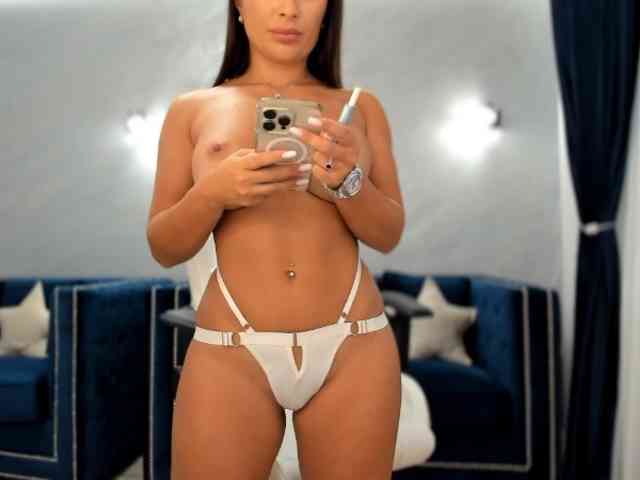 Modelo: evellineeva1