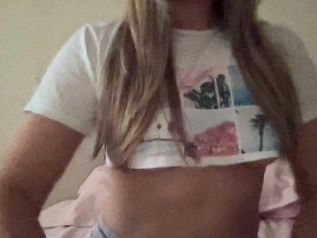 LizaFlower1 live cam preview