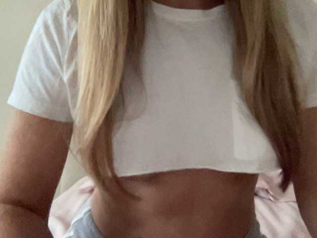 LizaFlower1 live cam preview