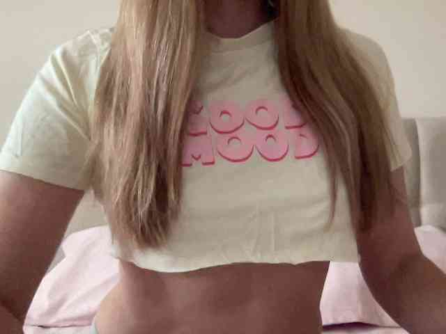 LizaFlower1 webcam