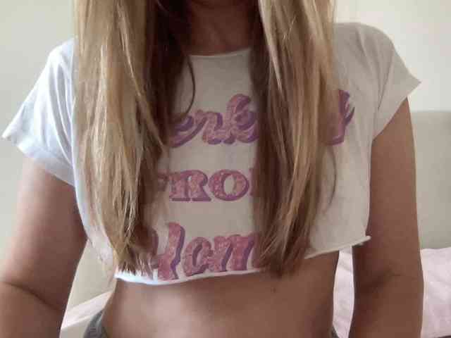 LizaFlower1 webcam